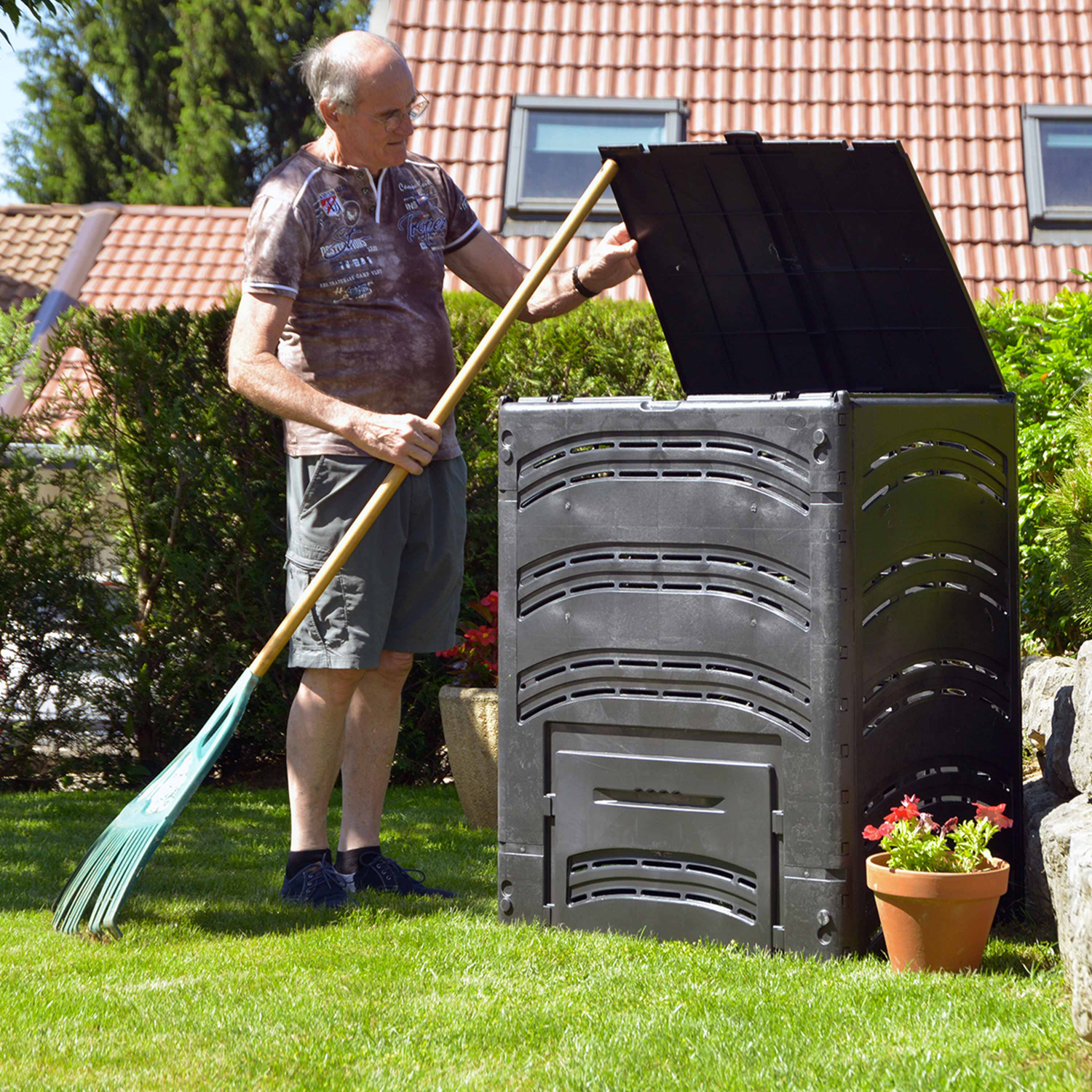 Black 500L capacity compost bin, with opening trap doors